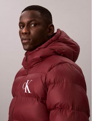 chamarra-puffer-hooded-calvin-klein-hombre-vino-4rg513g-2ln