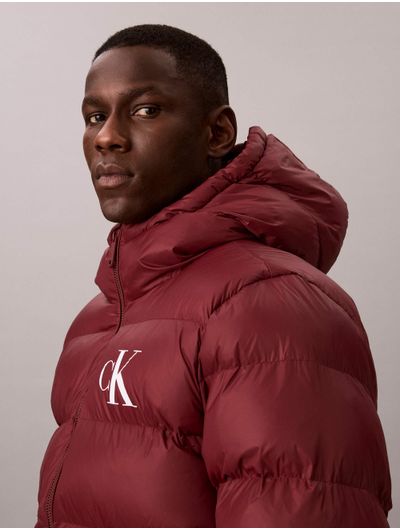 chamarra-puffer-hooded-calvin-klein-hombre-vino-4rg513g-2ln